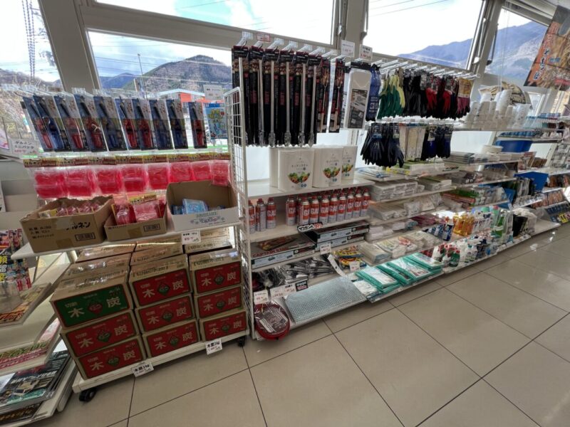 ファミリーマートのキャンプ用品売り場